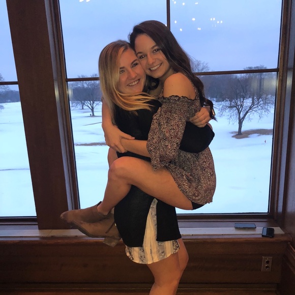 Meet your Posher, Abbey - Picture 1 of 1